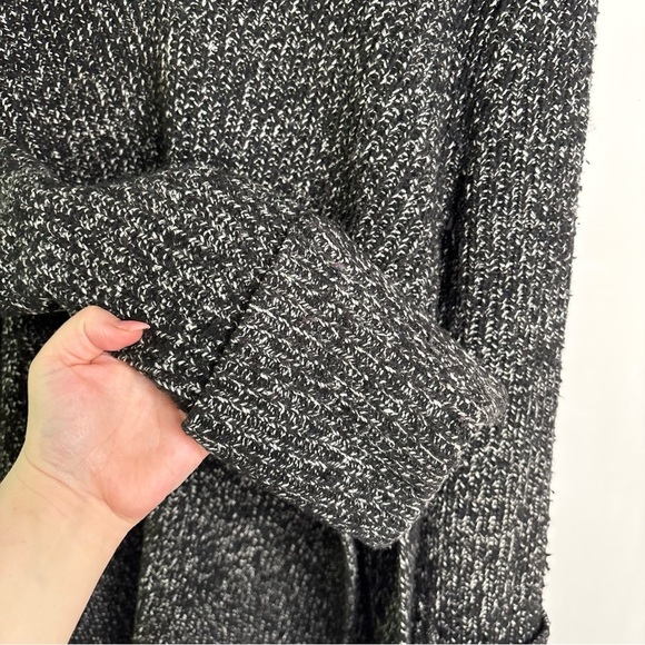 Athleta SHASTA V-NECK SWEATER size Small - Picture 8 of 9